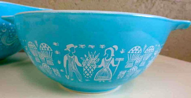 Vintage Pyrex Butterprint Mixing Bowl