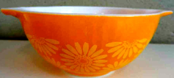 Vintage Pyrex Daisy Mixing Bowl