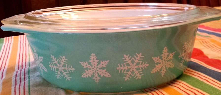 Vintage Pyrex Snowflake Casserole dish