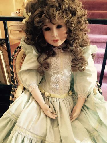 35 of the Creepiest Dolls from Estate Sales | Estate Sale Blog