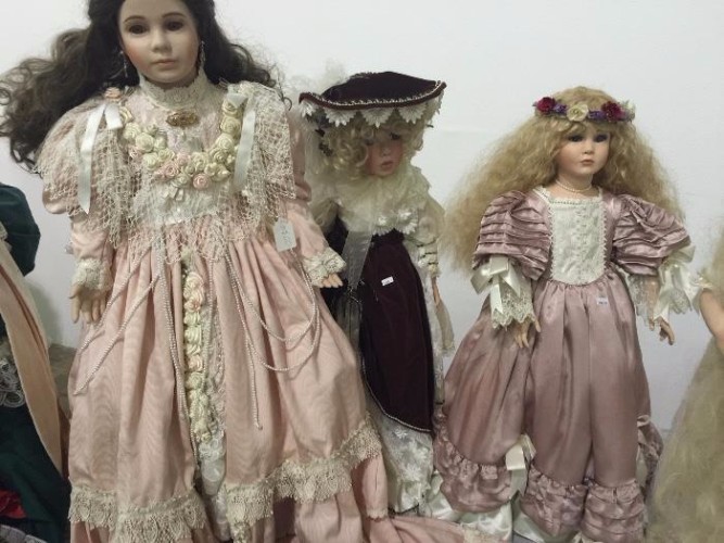 antique creepy dolls