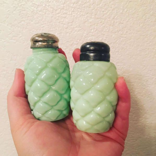 Jadeite Beehive Covered Drippings or Refrigerator Jar-Uranium