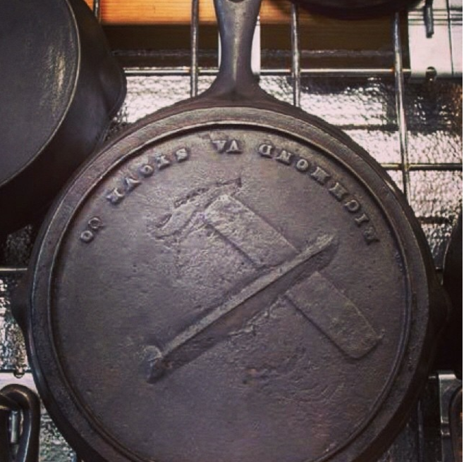 Antique Cast Iron Skillet Identification Guide