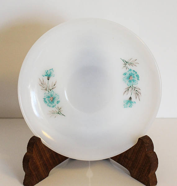 Vivid and beautiful..In great vintage condition! Dinner Plate Primrose Fire King by ANCHOR HOCKING