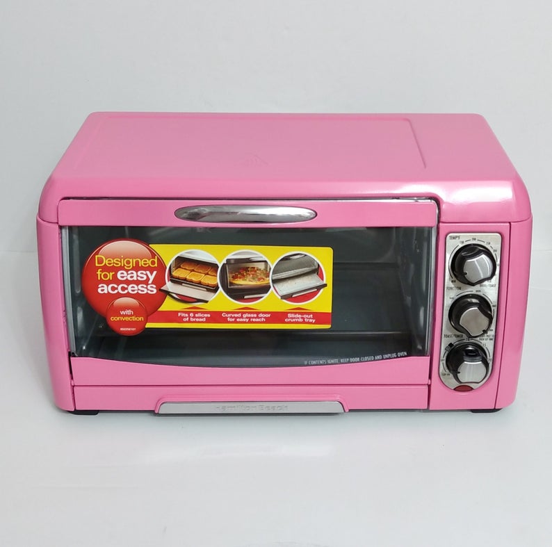 Pink Hamilton Beach toaster oven.