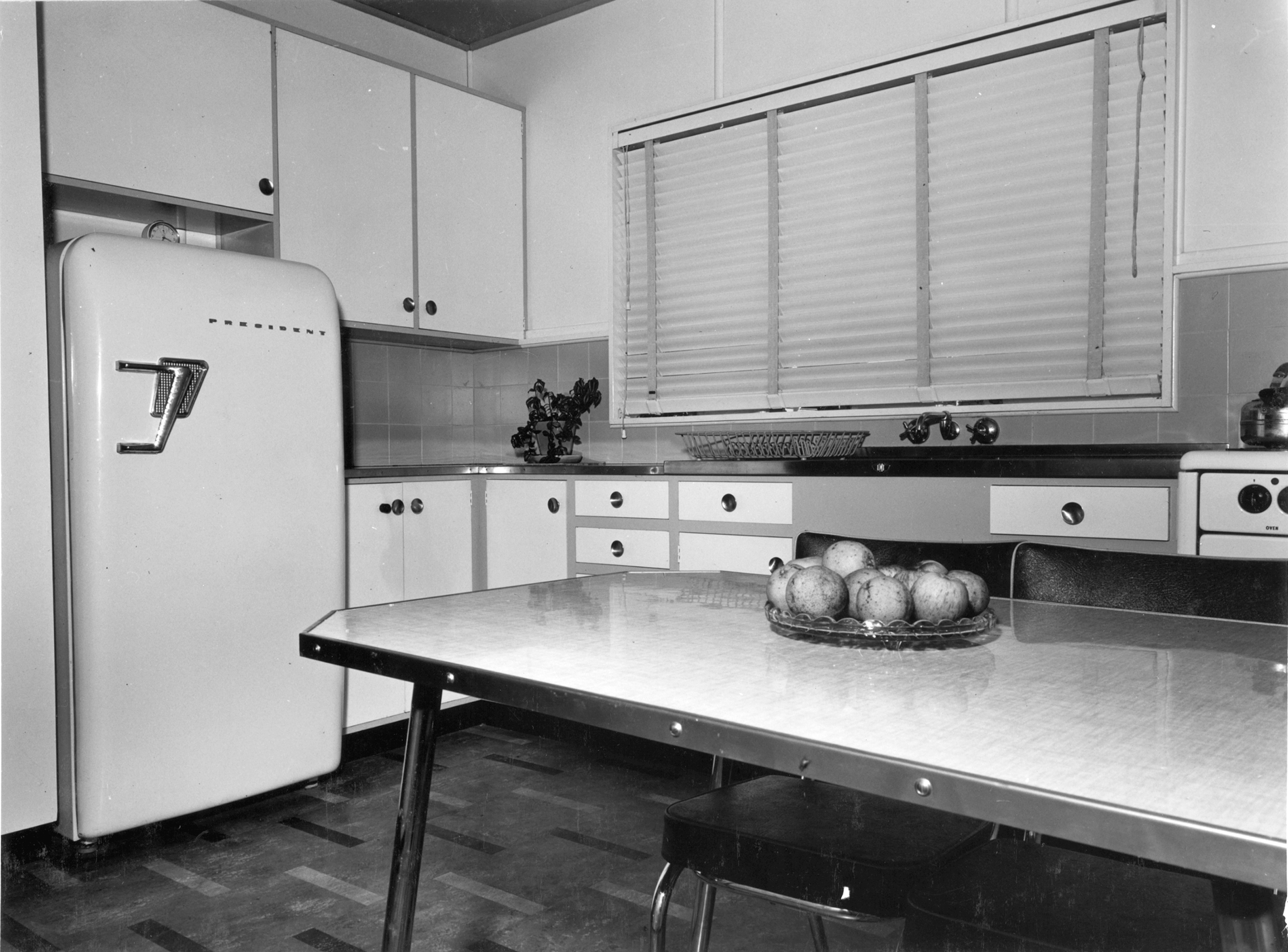 https://estatesales.org/thegoods/wp-content/uploads/2019/06/black-and-white-kitchen-steel-cabinets-1955.jpg