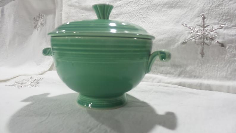https://estatesales.org/thegoods/wp-content/uploads/2019/10/original-green-covered-onion-soup-bowl-1936-joansfancythis1.jpg