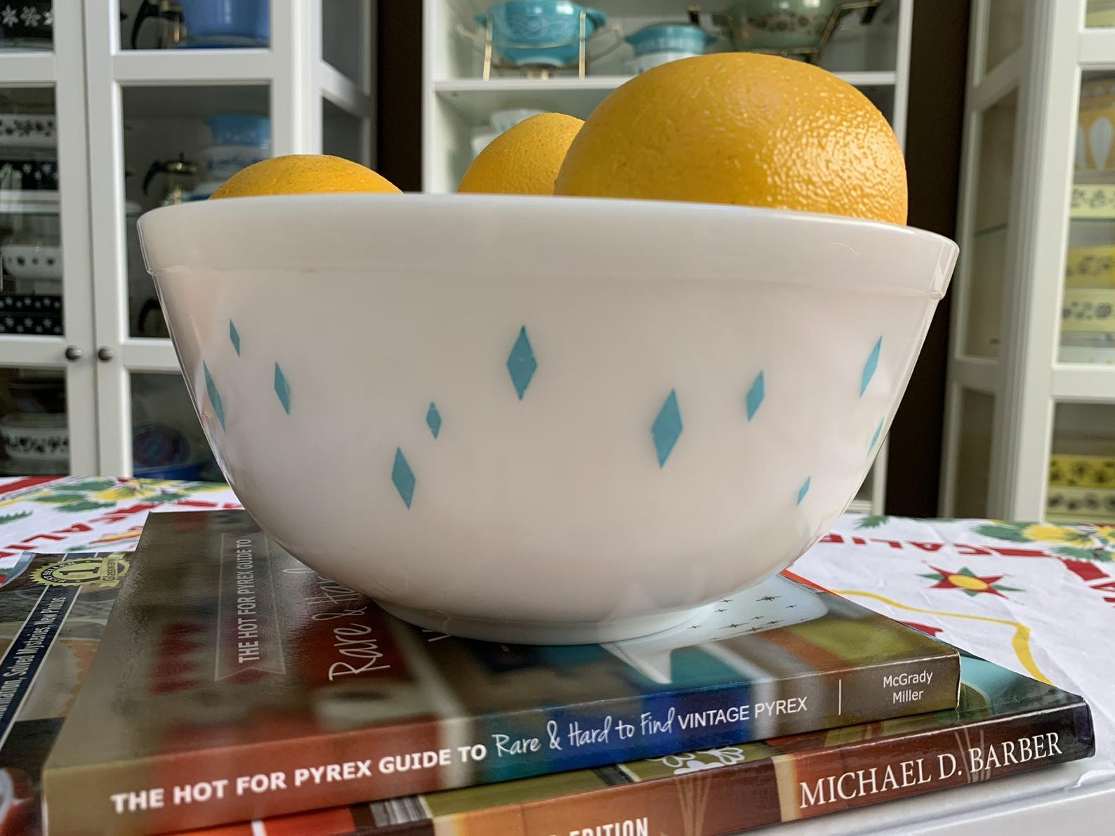 Pyrex vintage bowls