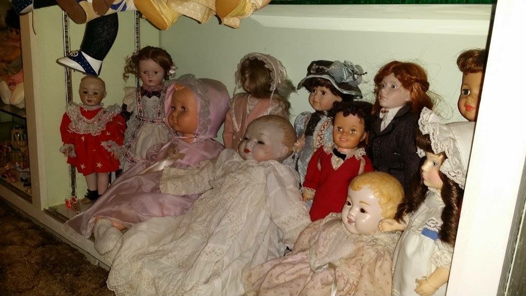 Estate Sale Antique Dolls | Identify, Value, Sell | EstateSales.org