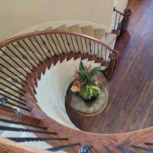 1high end estate sales profile picture